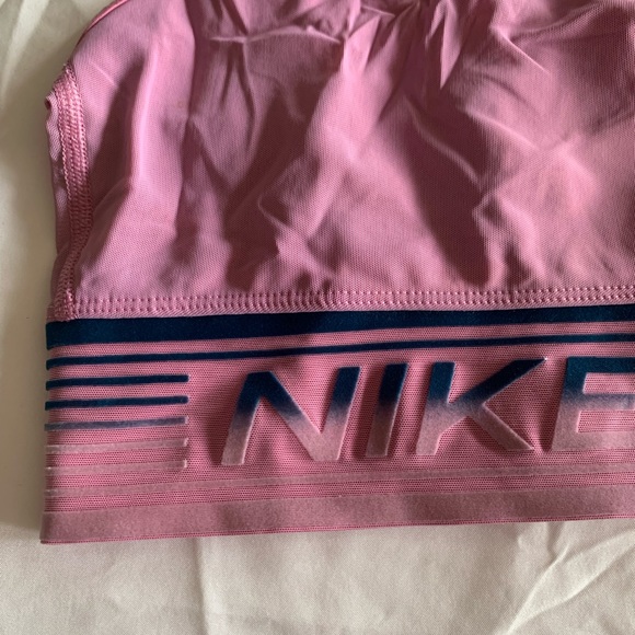 Nike Pro Sportsbra - Picture 2 of 4